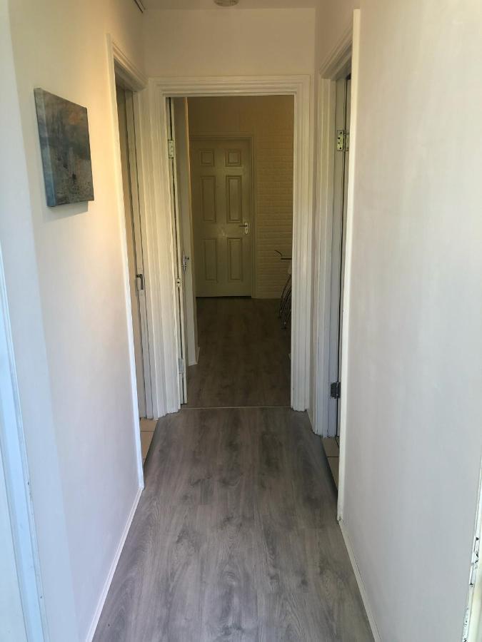 Double Room With Private Bathroom In A 2-Bedrooms House London Luaran gambar