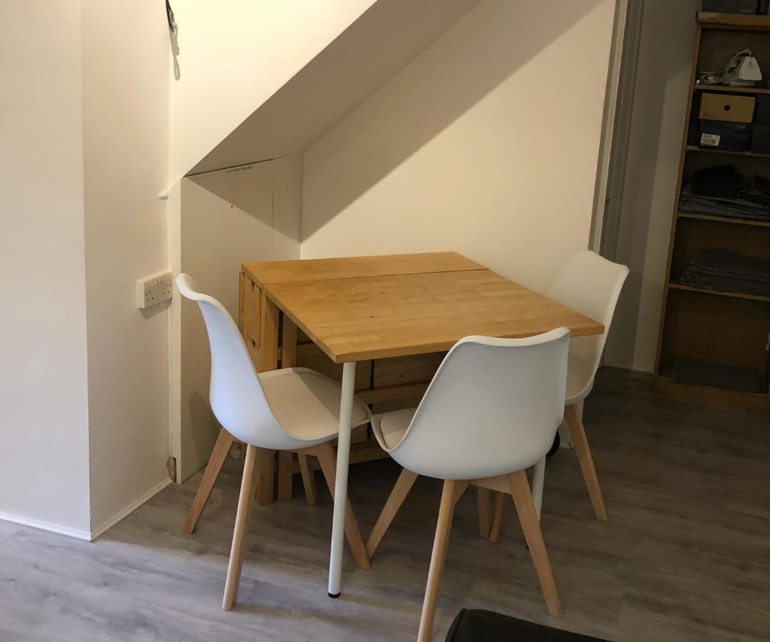 Double Room With Private Bathroom In A 2-Bedrooms House London Luaran gambar